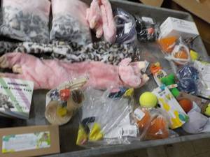 lot 282 image: Cat Supplies and Toys...