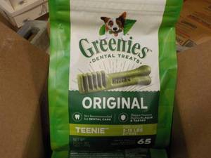 lot 298 image: Case of 6 - 18 oz Bags Greenies Den...