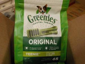 lot 299 image: Case of 6 - 18 oz Bags Greenies Den...