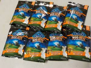 lot 303 image: 8 - 4.5 oz Bags Blue Boo Bits Dog T...