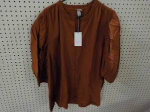 lot 170 image: A New Day Top size 3x...