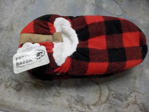 lot 180 image: Fuzzy Babba Mens Slippers size ML...