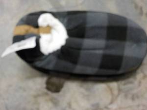 lot 182 image: Fuzzy Babba Mens Slippers size LX...
