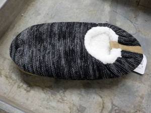 lot 183 image: Fuzzy Babba Mens Slippers size LX...