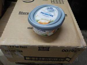 lot 345 image: 12 - 7.5 oz Tubs Philadephia Cream ...