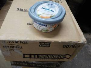 lot 347 image: 12 - 7.5 oz Tubs Philadephia Cream ...
