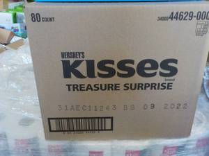 lot 418 image: Case of Hersheys Kisses Treasure S...