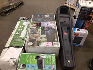 Lot of assorted Mailboxes customer returns see pictures