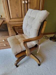 Hidden Craft Table Hutch