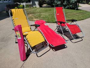 Folding Lounge Chairs by Stratwood