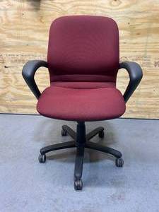lot 10 image: Office Chair