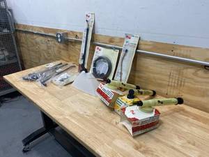 lot 59 image: CHAPIN Lot of Sprayer Related Items