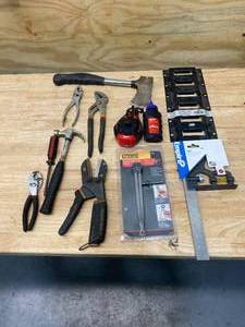 lot 105 image: Lot of Various Tools