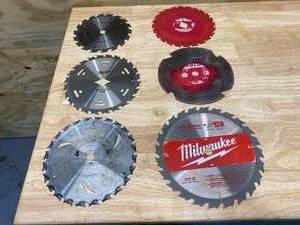 lot 117 image: Lot of Miscellaneous Blades