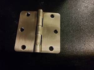1 case of 12-door hinges,