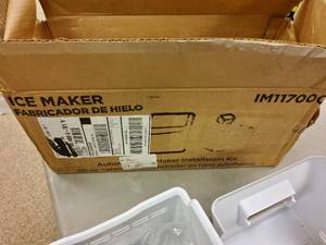Universal ice maker