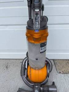 Dyson Ball Vacuum Model DC25