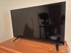 Vizio 32 Dolby Audio HDMI TV With Remote Model D321-F1