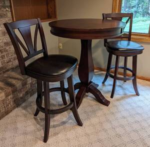 Classic Cherrywood Pub Table Set by Carson