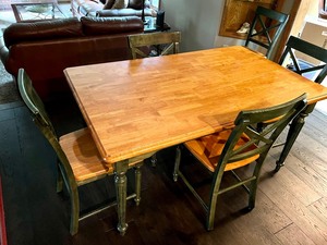 Pier 1 Kitchen Room Table and Chairs