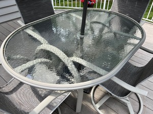 Very Nice Patio Table, Chairs and Umbrella Set by Home Crest