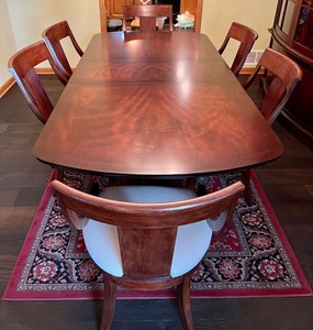 Gorgeous Dining Room Table and Six Chairs by Mayfair