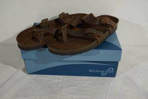 NEW Mountain Sole Leather Sandals - Mens 11