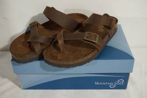 NEW Mountain Sole Leather Sandals - Mens 8