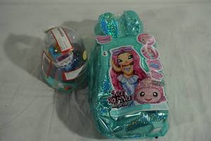 Na Na Na Surprise Doll and Nanables Accessory