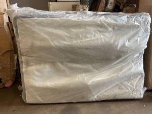 NEW Sealy Cool and Clean 12 Hybrid Mattress - Queen