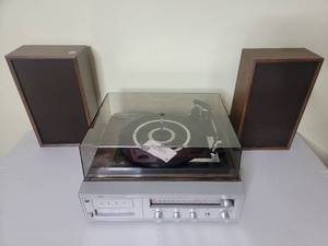 lot 05 image: Vintage Sears Solid-State Stereo (Turntable, 8-Track-Player, Turntable, Speakers) 8 Track & Radio Work great