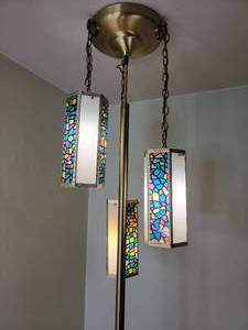 lot 82 image: Legendary Custom Mid-Century-Modern Three-Piece Stained Glass Tension Hanging Lamp $500 Value It Works