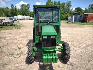 John Deere 950 Utility Tractor