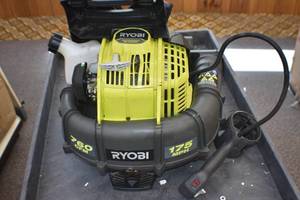 lot 5 image: Backpack Blower