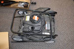 lot 6 image: Push mower