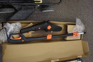 lot 7 image: Pole saw