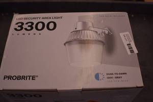 lot 33 image: Exterior Light