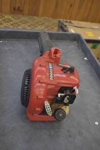 lot 36 image: Gas Leaf Blower