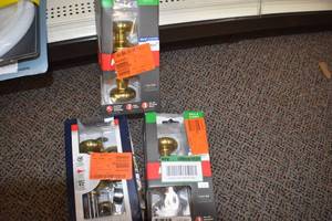 lot 41 image: Door knobs