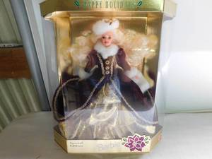 lot 40 image: 1996 Happy Holiday Barbie
