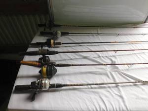 lot 51 image: 6 fishing rods with reels