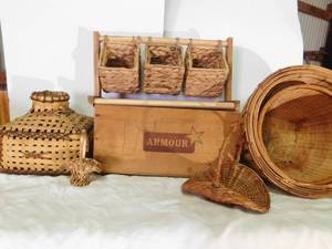 lot 90 image: lot of baskets