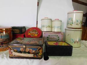 lot 91 image: Lot of tins, canisters & lunch boxes