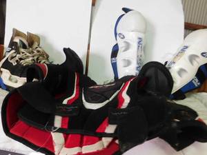 lot 92 image: hockey equipment
