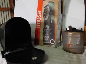 lot 94 image: mailbox, electric double burner stove & old metal gas can