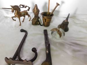 lot 100 image: Misc. brass items