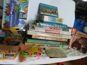 lot 102 image: Games and puzzles