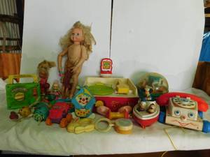 lot 104 image: Vintage toys