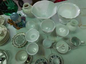 lot 121 image: Lot of dishes