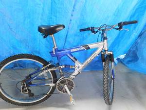lot 126 image: Next break point aluminum series mountain bike